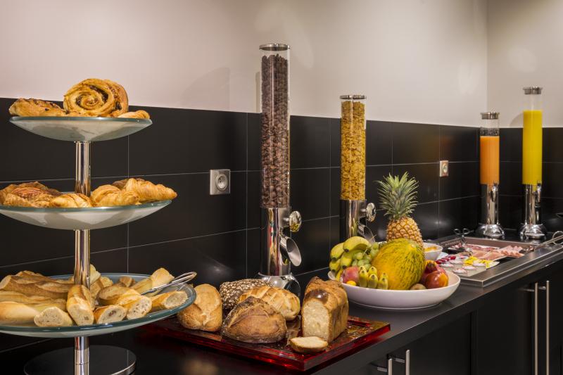The Bon Hotel - Breakfast